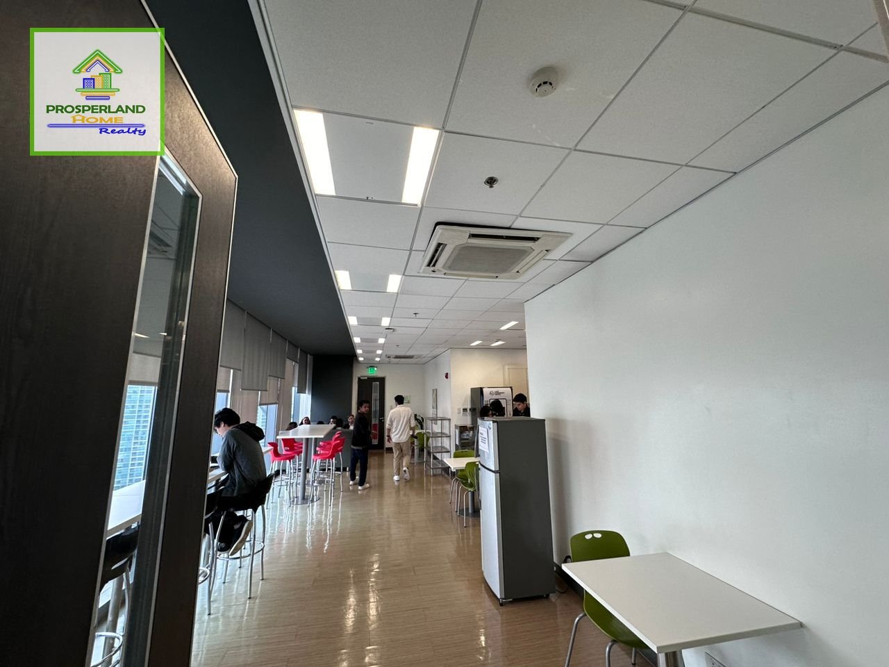 Copy of WhatsApp Image 2024-06-11 at 10.21.56_17b90574