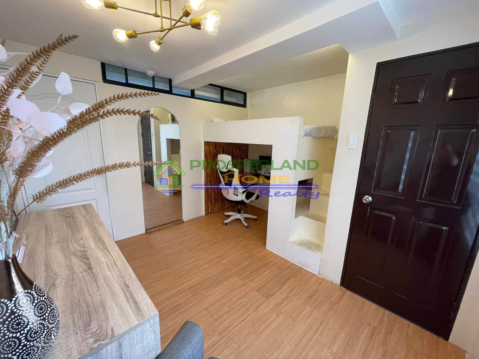 1BR Dress Up Unit 10