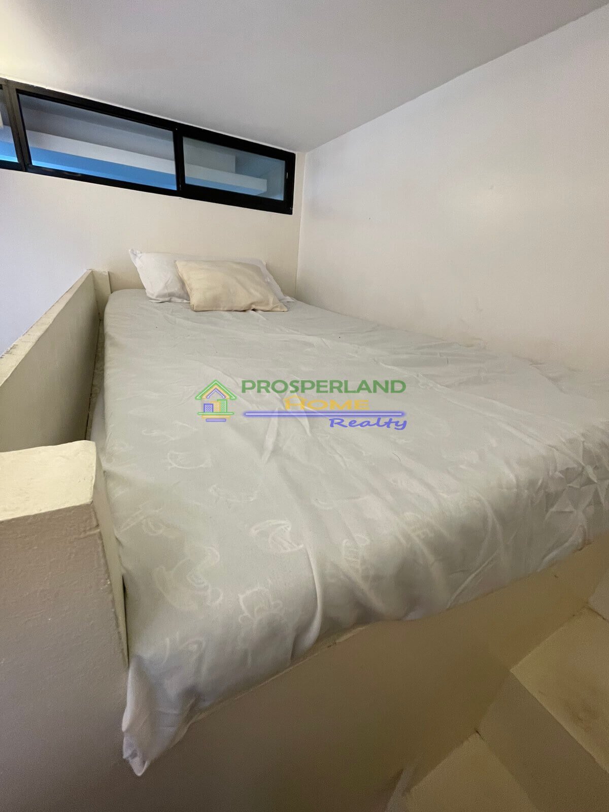 1BR Dress Up Unit 11
