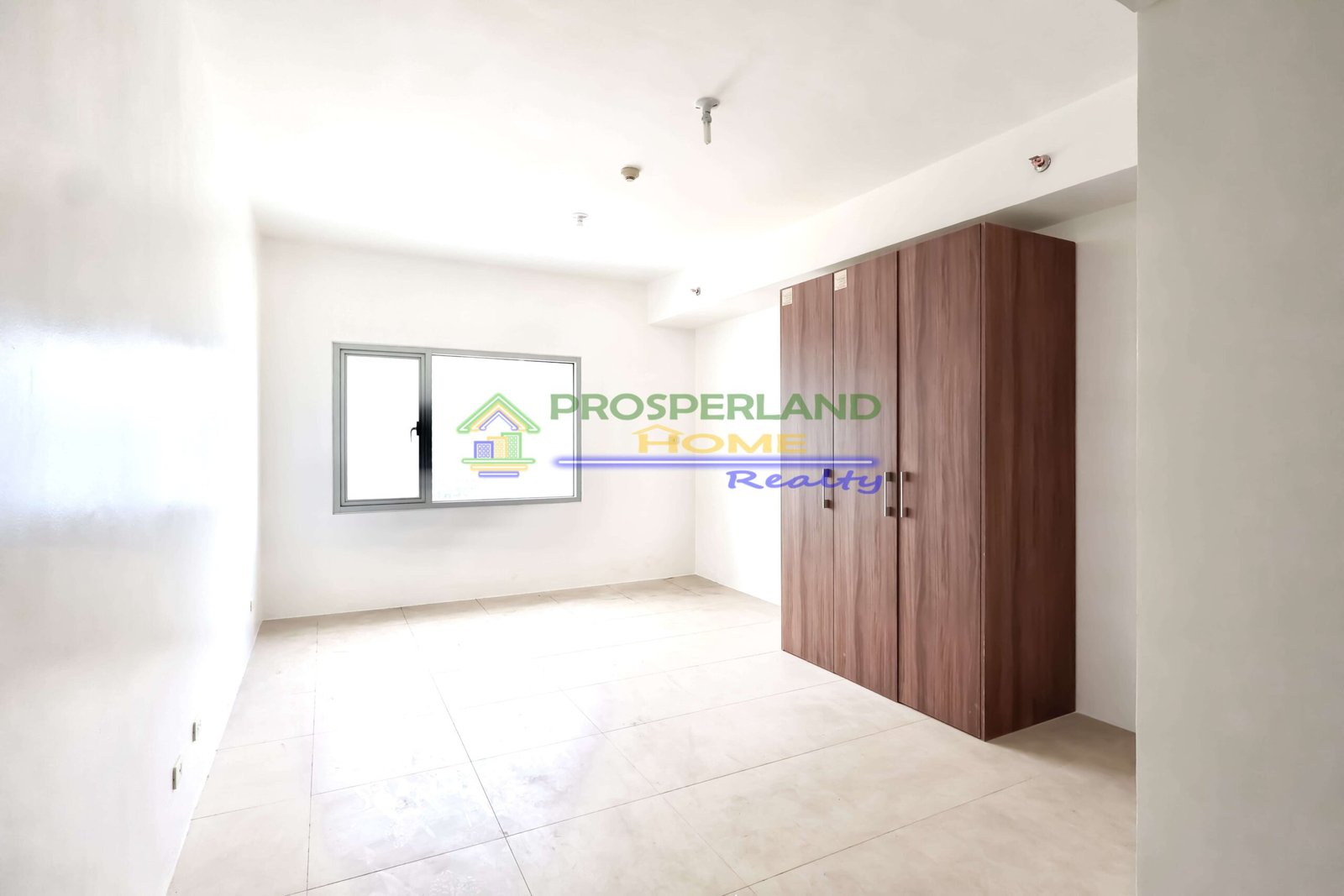 638943472333707767_Corner 2-min