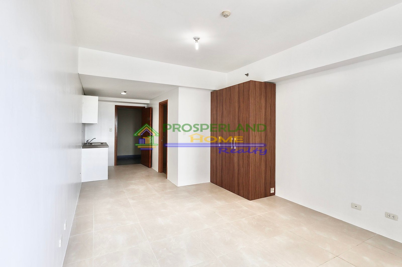 638944487136360937_Both