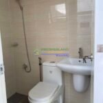 1st flr Toilet & Bath