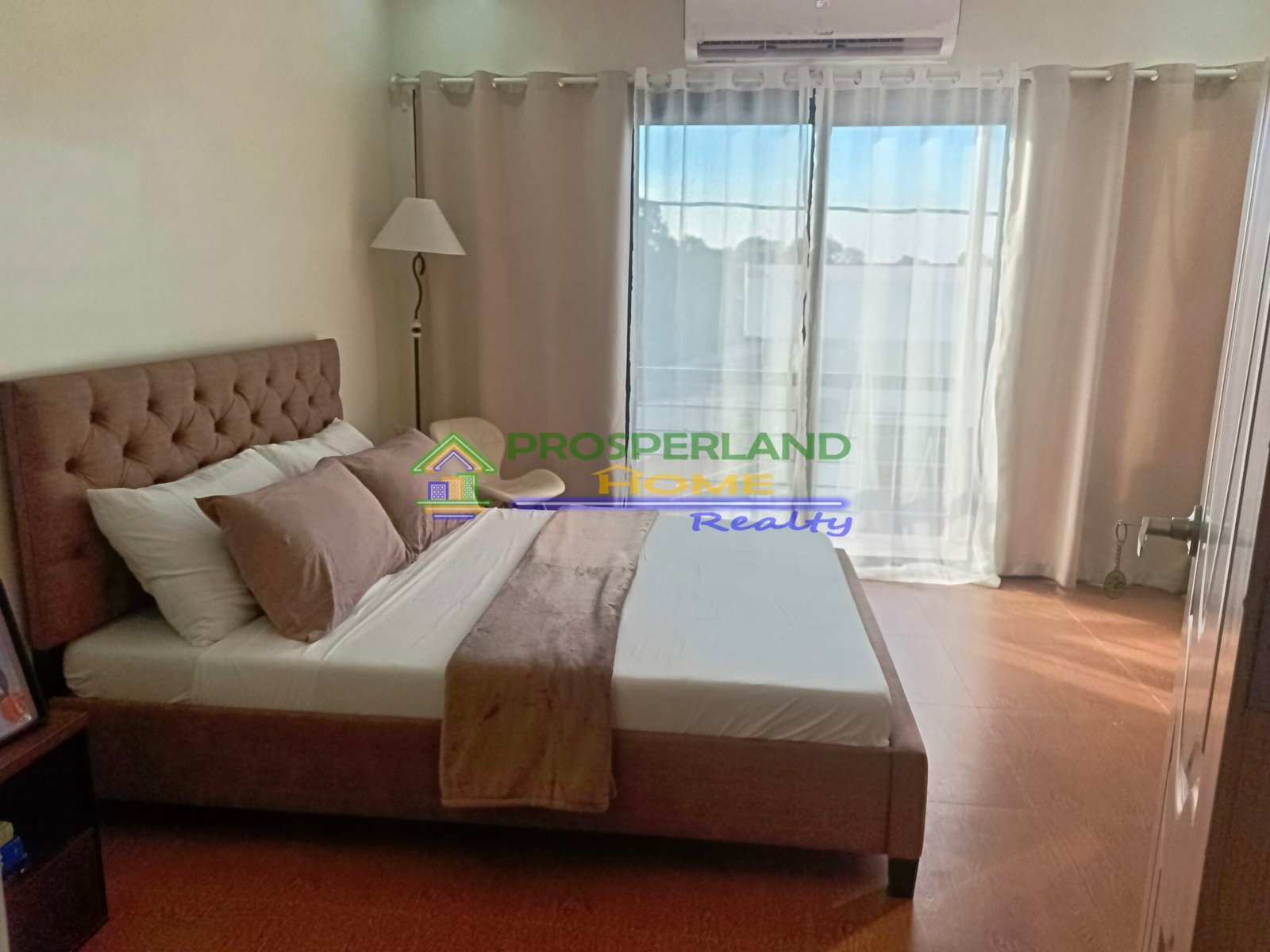 Master_s Bedroom(1)